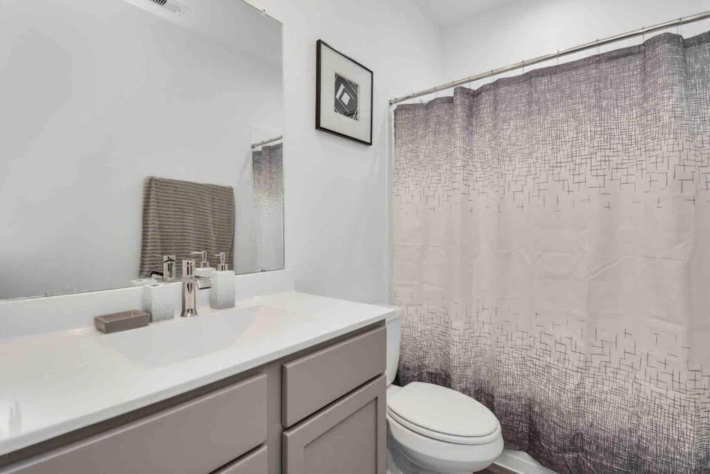 4Bedroom Escape - Near Med Center With Backyard Houston Bagian luar foto