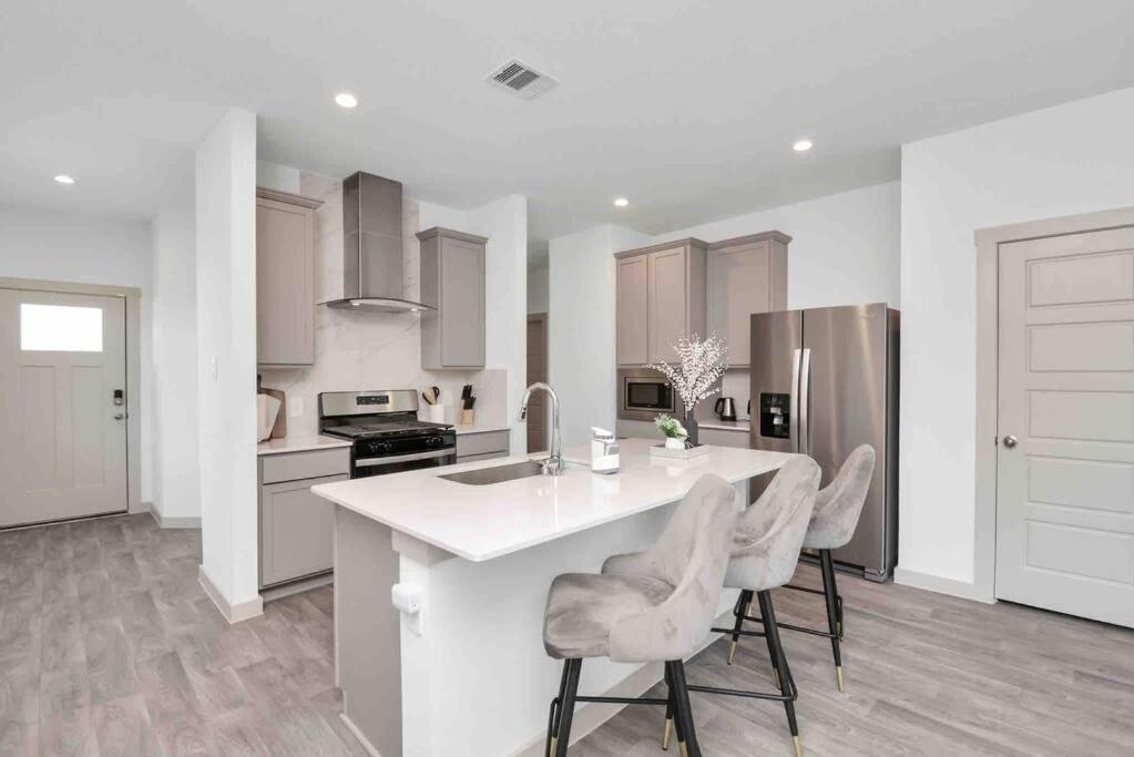 4Bedroom Escape - Near Med Center With Backyard Houston Bagian luar foto