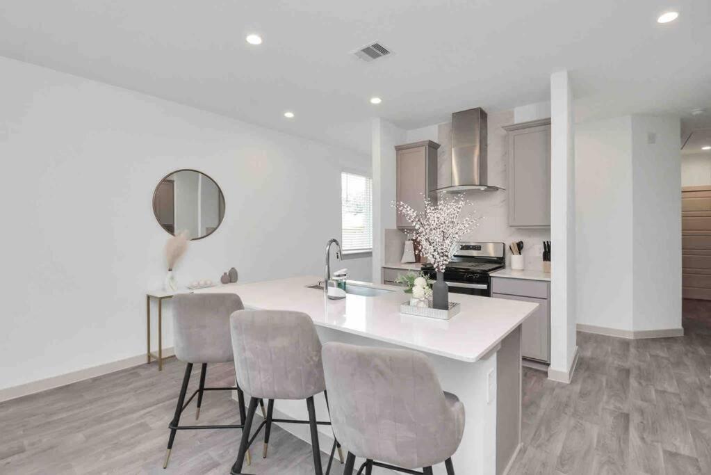 4Bedroom Escape - Near Med Center With Backyard Houston Bagian luar foto