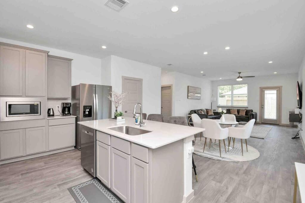 4Bedroom Escape - Near Med Center With Backyard Houston Bagian luar foto