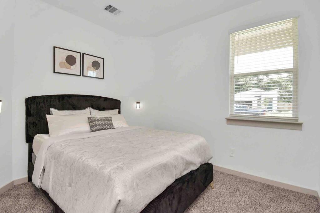 4Bedroom Escape - Near Med Center With Backyard Houston Bagian luar foto