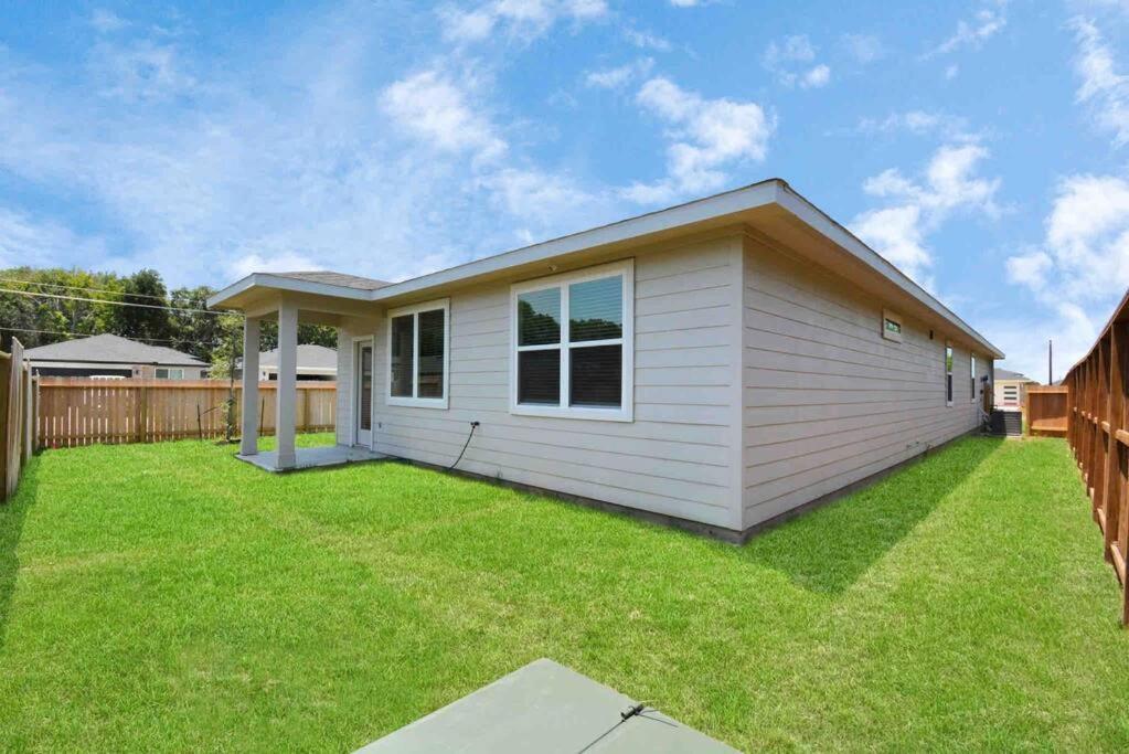 4Bedroom Escape - Near Med Center With Backyard Houston Bagian luar foto